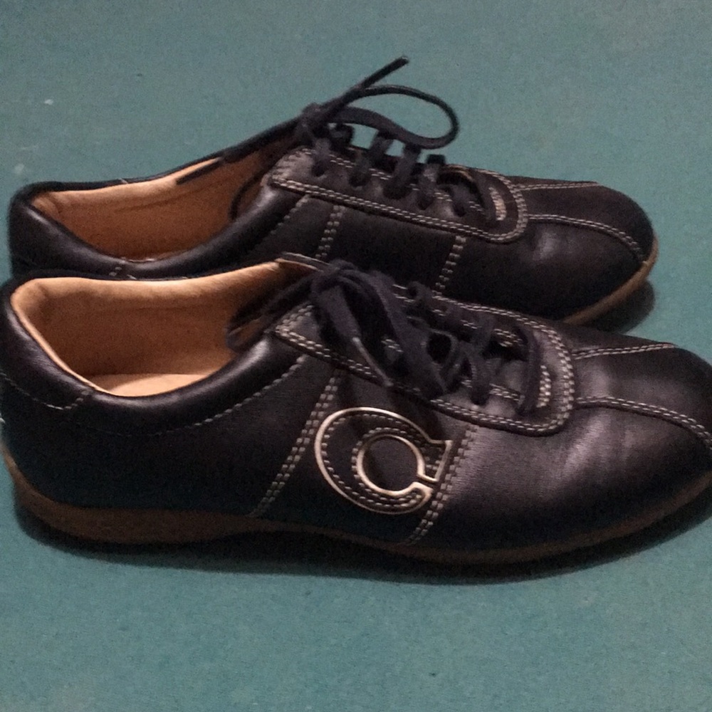 Coach size 6m tennis shoes.